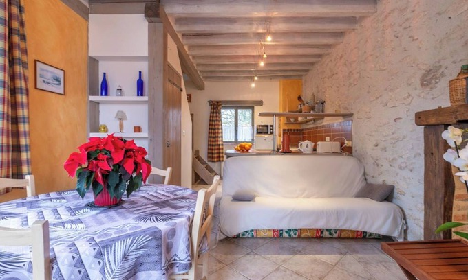 Lassay-sur-Croisne Apartamento | Pretty little Solognot apartment