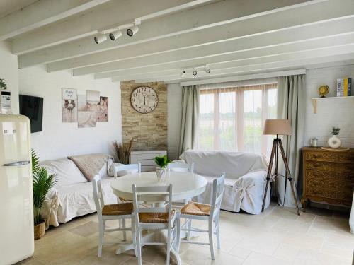 Westende Complejo | Pretty little house full of charm, located in a green and peaceful setting, very close to sea