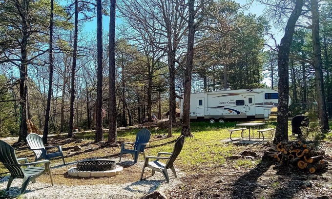 Harrison Casa | Pretty mountain getaway, close to town, on a scenic dirtroad, perfect for ATV's.