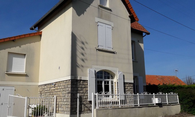 Sainte-Honorine-des-Pertes Casa | Cabaña normanda con jardín