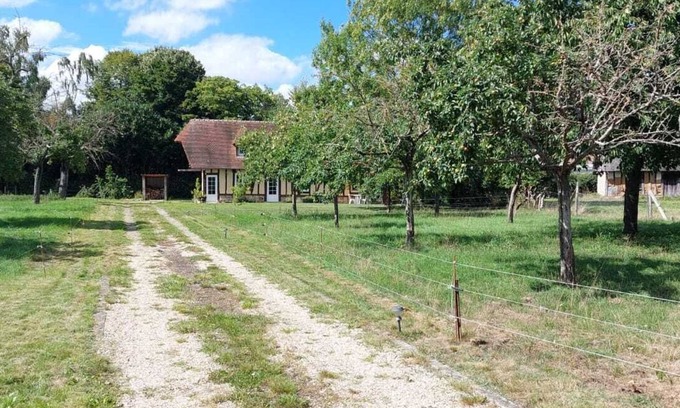 Landepereuse Casa | Pretty Norman house with orchard