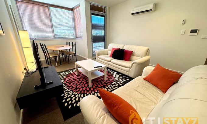 City West Apartamento | Pretty Penthouse - Close to ANU