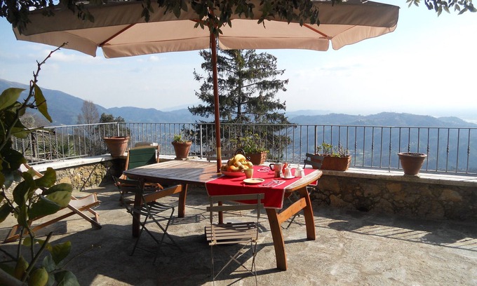 Camaiore Casa | BONITO RÚSTICO CON UNA HERMOSA VISTA AL MAR