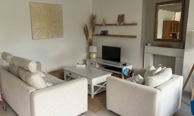 Plouezec Casa | Pretty stone family home