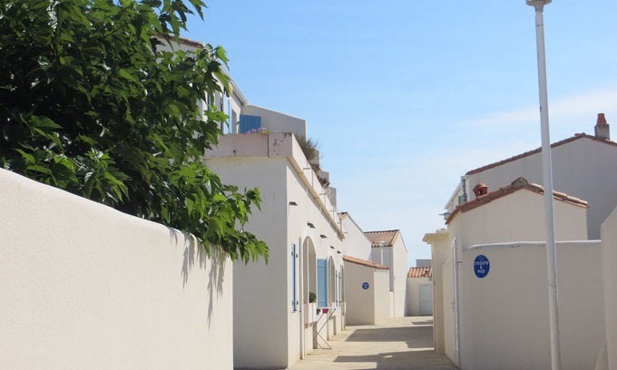 La Flotte Apartamento | BONITO ESTUDIO LA FLOTA EN RE, PISCINA CLIMATIZADA