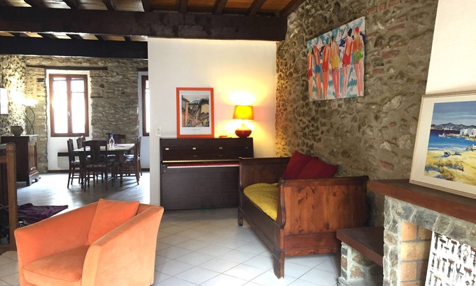 Laroque-des-Alberes Casa | Bonita casa de pueblo de carácter en Laroque des Albères