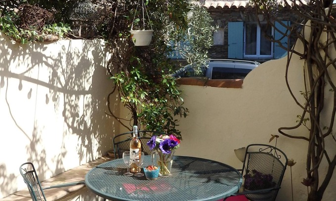 La Garde-Freinet Casa | Bonita casa de pueblo con jardín