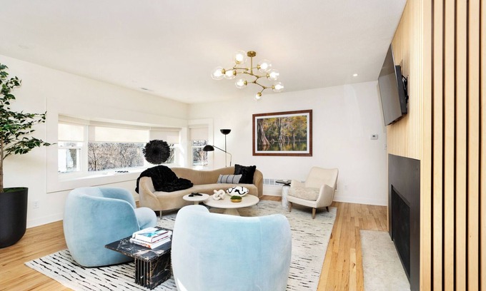 Manhattan Casa | PRIDE ROCK Luxury Retreat