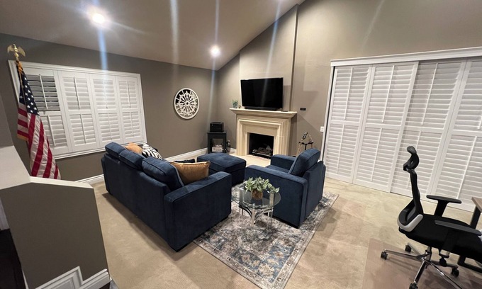Fullerton Casa | Primary Bedroom+ 2 bedrooms w/Queen Beds! Near Disneyland! Private Large Pool!