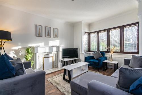 Toton Casa | Prime Beeston 3-Bed House with Driveway & Wi-Fi