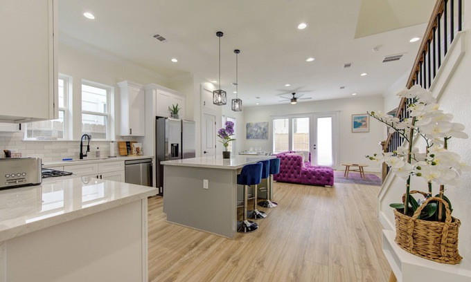 Greater Third Ward Casa | Prime EADO 4 BR Downtown Houston