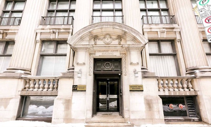Financial District Condominio | Prime Financial District Location Location Location!