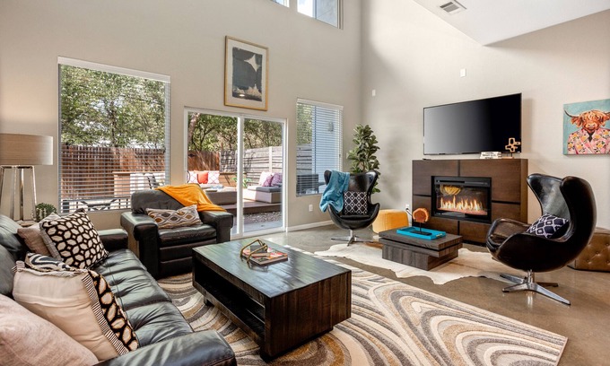 Fort Worth Cultural District Casa | Best Concert Location | 2 Minute Walk to Dickies