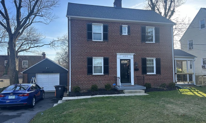 College Park Casa | Prime Hyattsville location available for 30 day plus rental! Dog friendly