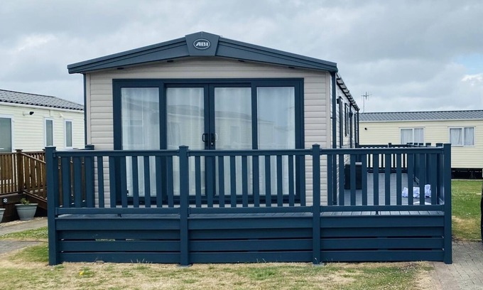 Selsey Chalet De Esquí | Prime location 3-Bed Chalet in Seal Bay, Selsey