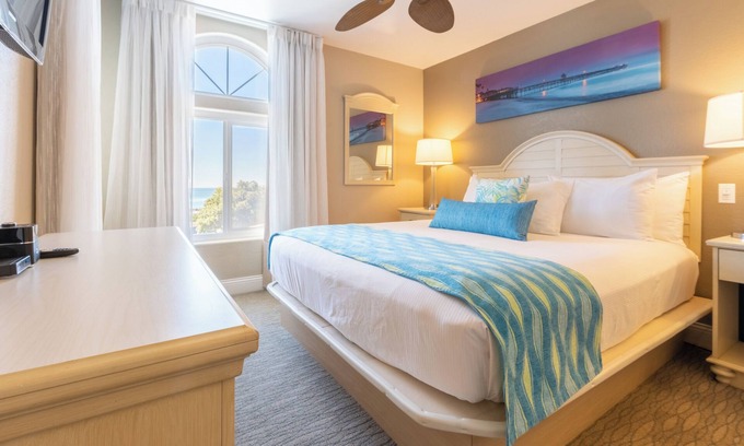 Capistrano Beach Hotel | Prime Location! 4 Beachfront Units w/ Kitchen! Free Parking, Onsite Pool!