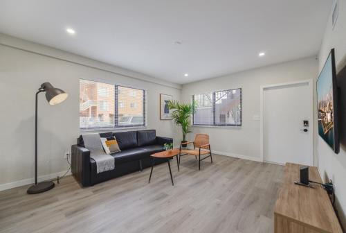 East Little Havana Apartamento | Prime Location Apt on Calle Ocho in Little Havana