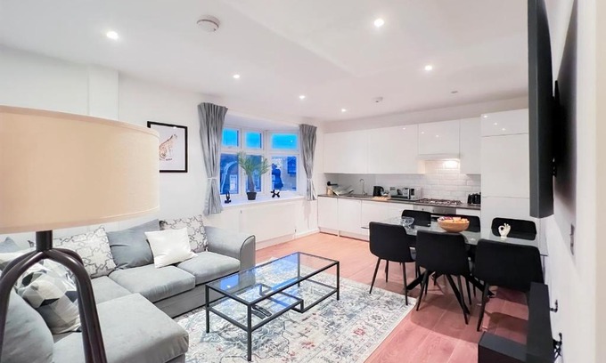Camden Town with Primrose Hill Apartamento | Prime Location Camden Luxury Apt Sleeps 6