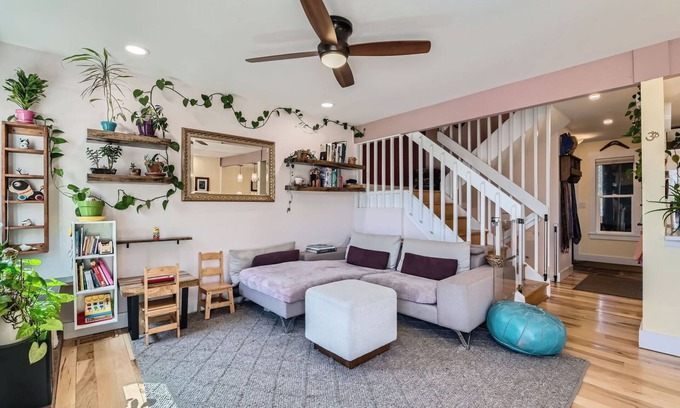Glenwood Grove - North Iris Casa | Prime Location - Cozy Modern 2-bedroom townhome in beautiful Boulder w/ WiFi, AC