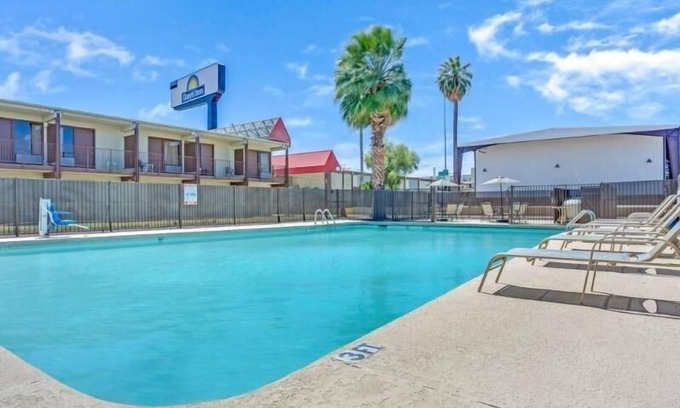 Downtown Tucson Complejo | Prime Location! Free Parking, Outdoor Pool, Close to Rialto Theatre
