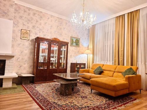 Karlovy Vary Apartamento | Prime Location Luxury Flat