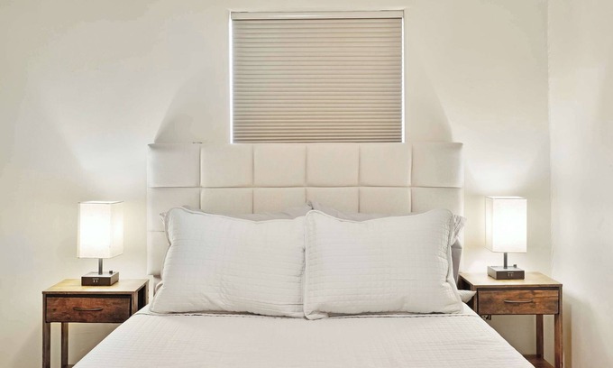 Sam Hughes Casa | Prime Location | Quick Access to Downtown & UofA