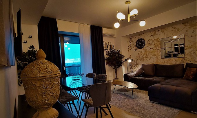 Constanta Casa | "Prime location, Sea view flat near the Beach"