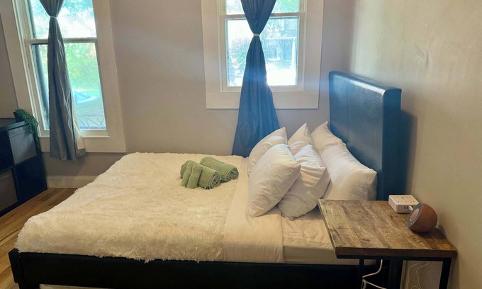 Victorian Village Casa | Prime Location - Short North - Free Parking