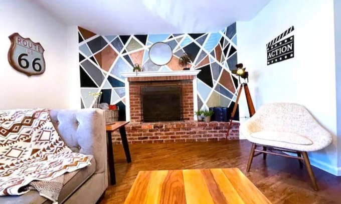 Southeastern Sacramento Casa | Prime Location-Walk to Land Park