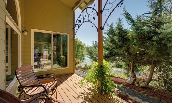Marcola Casa | Prime McKenzie River Gem: Sunroom + Views!