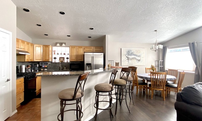 Northeast Heights Casa | Prime Northeast Heights Location - 3 Bedroom - 2.3 mi to Balloon Fiesta Park!