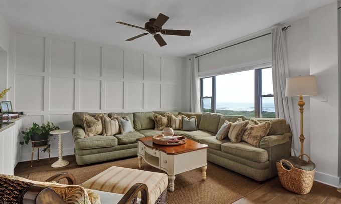 Shell Island Condominio | Prime Oceanfront Location: Pool, Balcony & Tennis Court