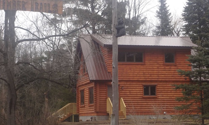 Honor Cabina | Inicio de LogCabin A solo minutos de Sleeping Bear Dunes N.