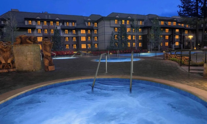 Lakeside Park Apartamento | Prime Winter Escape: Lux 2BD Villa at Heavenly Mountain Resort, South Lake Tahoe
