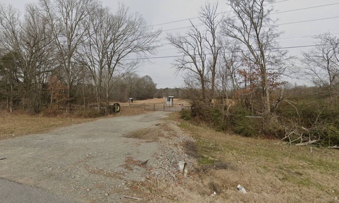 Benton Alquiler De RV | Primitive Country Camp Spot for Total Eclipse April 8, 2024! 2:38 Mins Totality