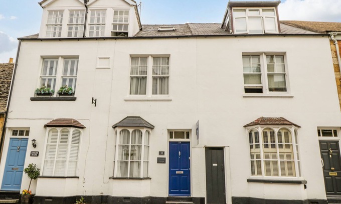 Winchcombe Casa | PRIMROSE COTTAGE, pet friendly, with a garden in Winchcombe