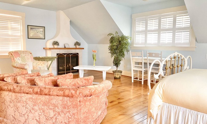 Langley Casa | Princess and the Pea Hotel