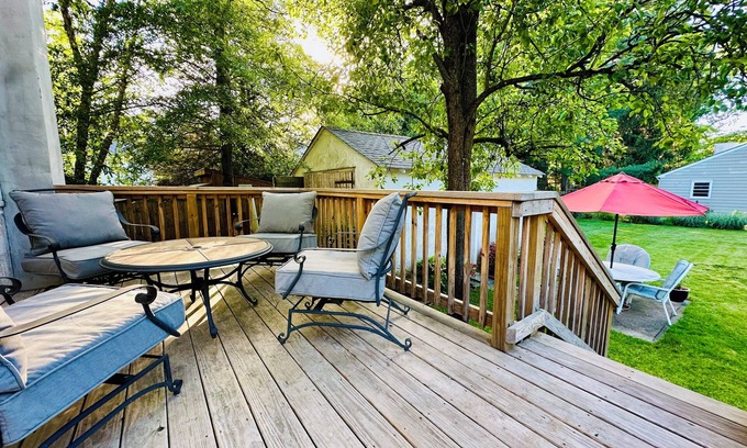 Princeton Casa | Princeton Haven w/ Private Deck, Lush Backyard & Walk to Downtown Princeton!