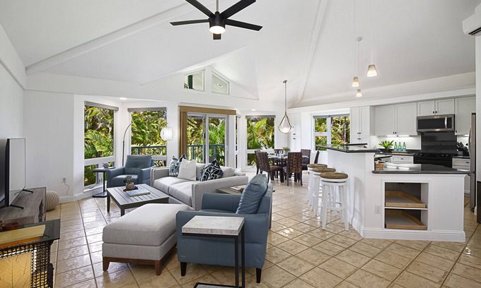 Kaiulani Casa | Princeville Luxury Townhouse, modern with A/C.