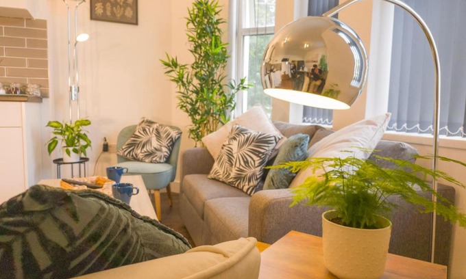 Riverside Apartamento | Principality Suites; Three Bed By Property Promise