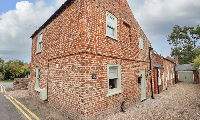 Alford Cabaña | PRINTERS COTTAGE, pet friendly, character holiday cottage in Alford