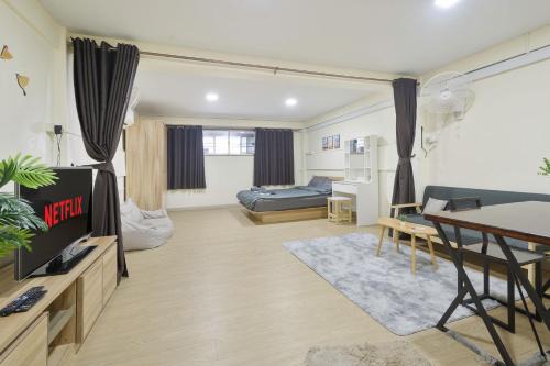 Khlong Toei Apartamento | Prism House Thonglor- Affordable, Smart Stay in the Heart of Sukhumvit, Bangkok