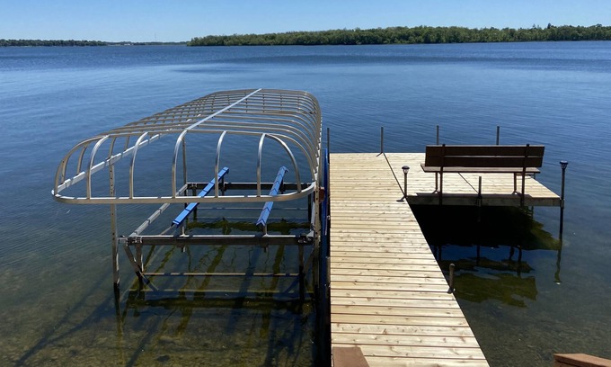 Girard Cabina | Pristine 3BR on a great fishing & recreation lake. Water toys & boat available!