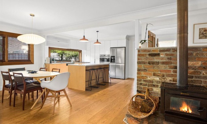 Mittagong Casa | Pristine 4-Bed Railway Cottage with Studio