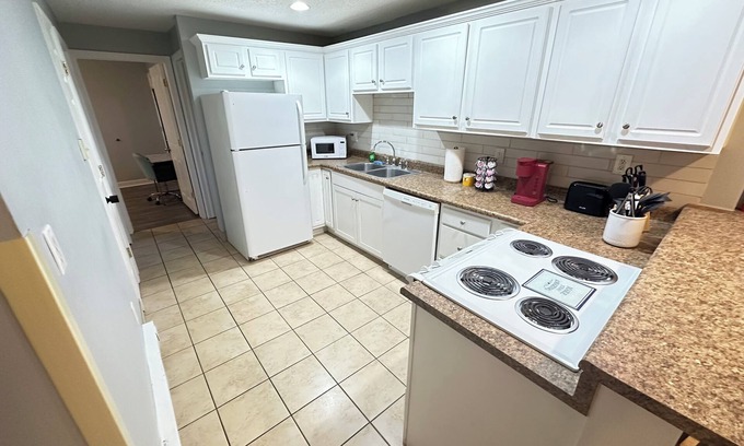 Franklin Apartamento | Pristine Hideaway: 2 bedroom apartment with washer/drier in Franklin