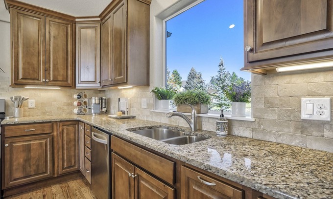 Gleneagle Casa | Pristine, Modern Home with Views, Pool Table, Sauna, Exercise Room, WiFi, Fire Places, 3 TVs, Space!