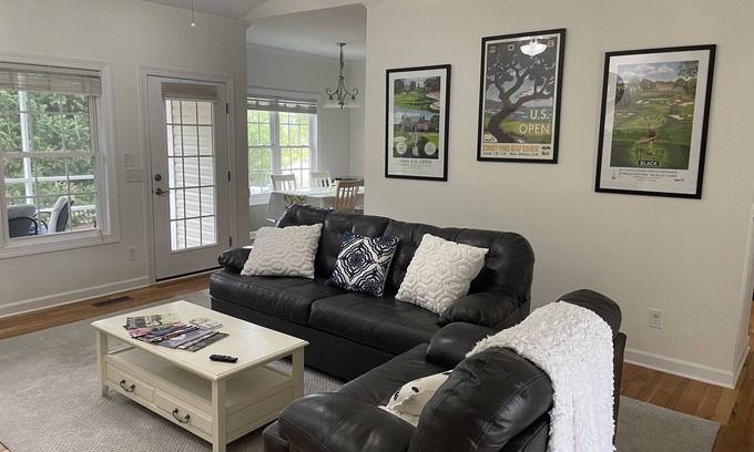 West End Casa | Pristine Pinehurst #6 home - Gated backyard - 2 min to courses. Handicap Access