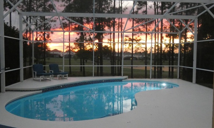 Highlands Reserve Villa | Prístina villa al atardecer con vistas al campo de golf. A 15 minutos de Disney.