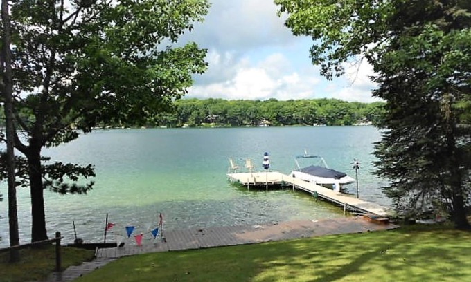 Mancelona Casa | Pristine Waterfront Vacation Home On Desirable All-Sports Big Twin Lake