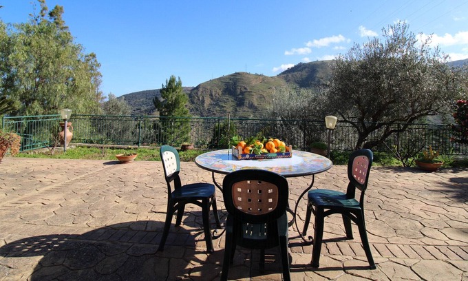 Santo Stefano di Camastra Villa | Villa privada con entrada gratuita al club de playa más exclusivo de Santo Stefano